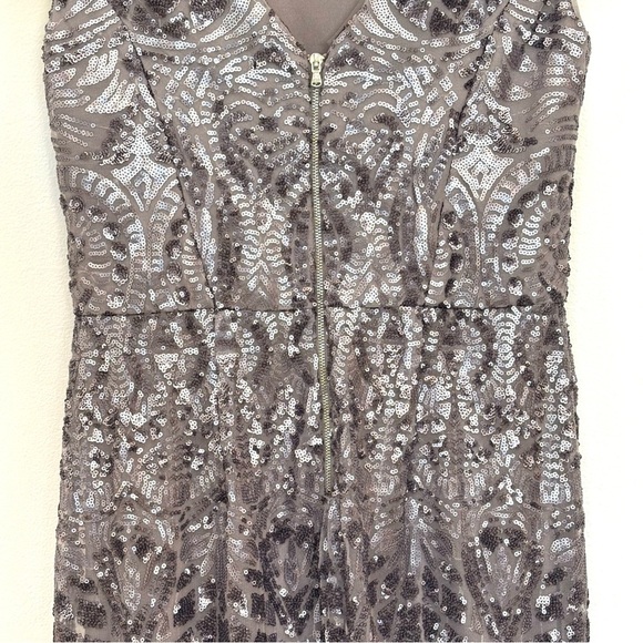 Vera Wang Sequined Boat Neck Gown Cap Sleeves Elegant Sparkle Prom Pewter 6 - Picture 8 of 12